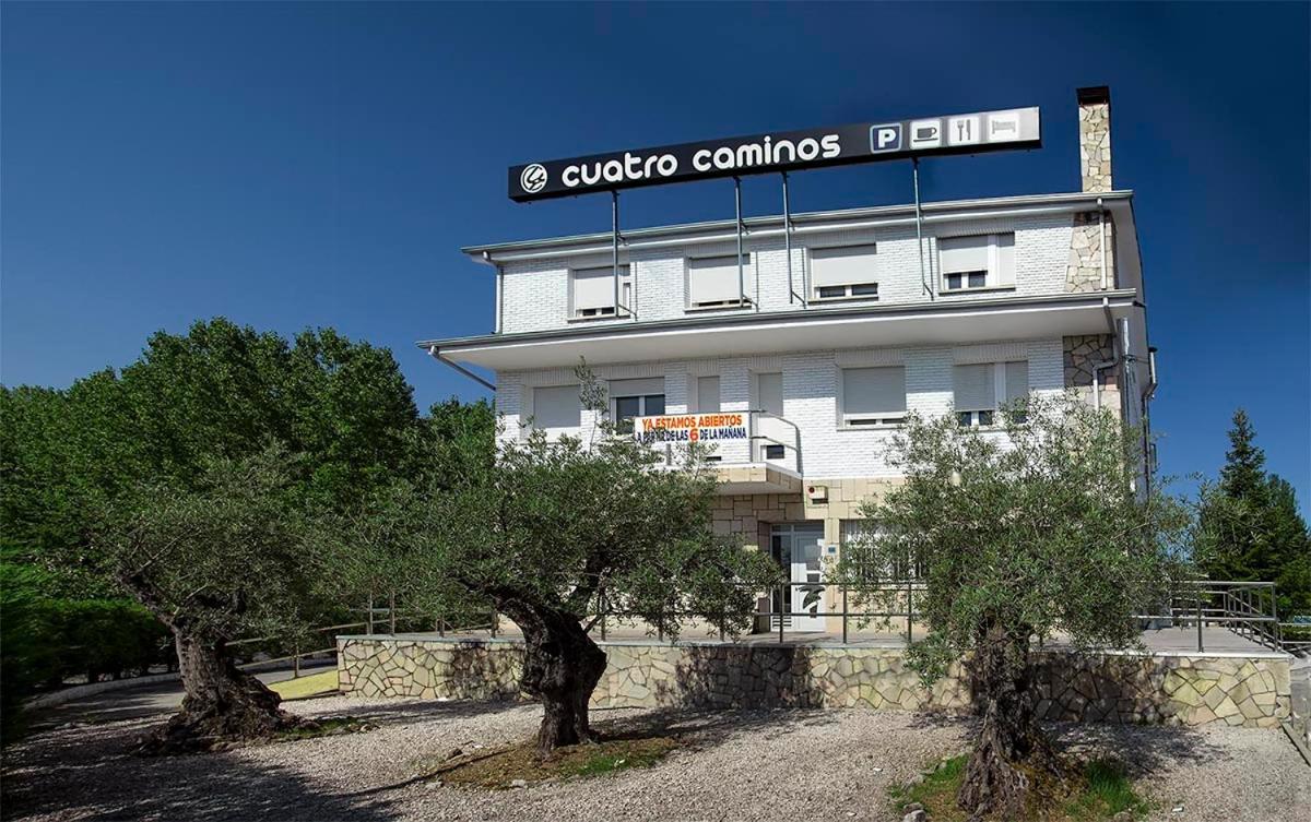 Hostal Restaurante Cuatro Caminos Cubillos del Sil Dış mekan fotoğraf
